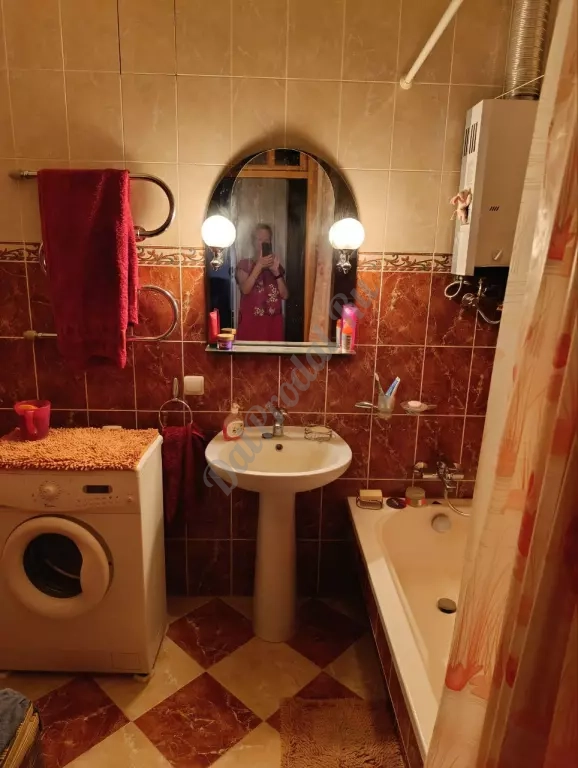 Продается 2-к квартира, 60 м2, сталинкаю в самом центре города