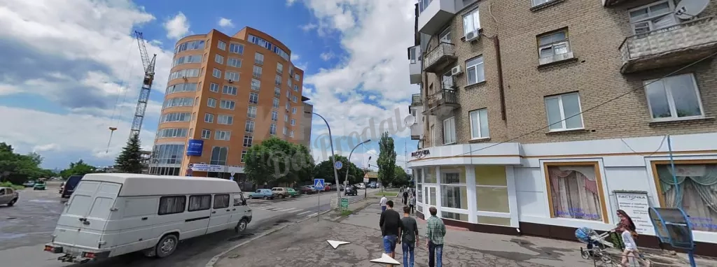 Продам квартиру 106 м2 в центре города Луганск
