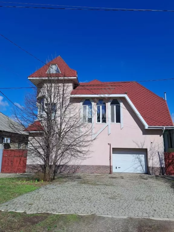 Продам дом в центре Луганска 320м2