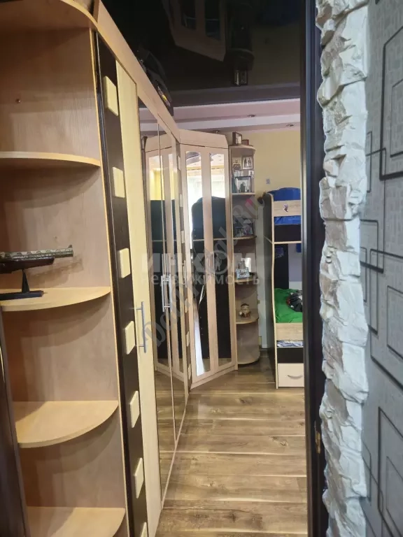 Продам 2к квартиру на ВВАУШ 47м2