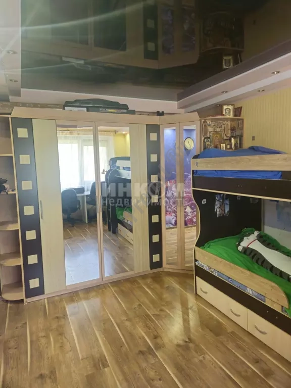 Продам 2к квартиру на ВВАУШ 47м2