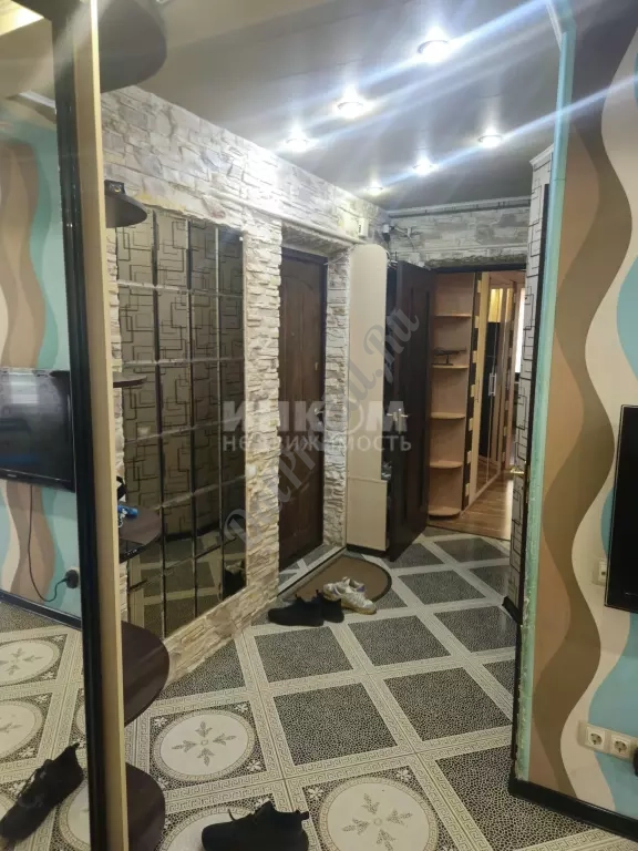 Продам 2к квартиру на ВВАУШ 47м2