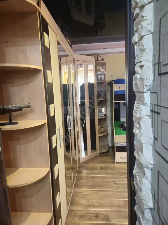 Продам 2-х комн квартиру с авт отоп в городе Луганск городок Острая Могила