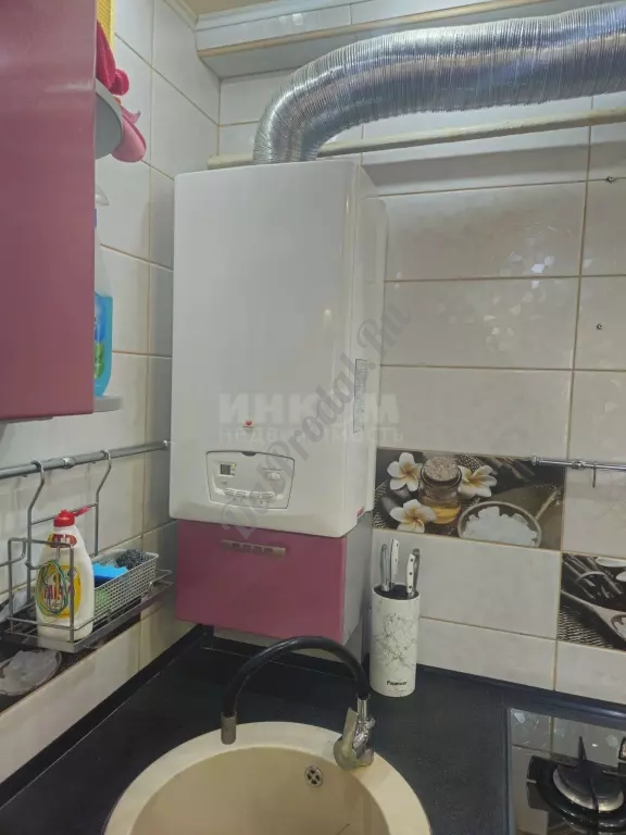 Продам 2-х комн квартиру с авт отоп в городе Луганск городок Острая Могила