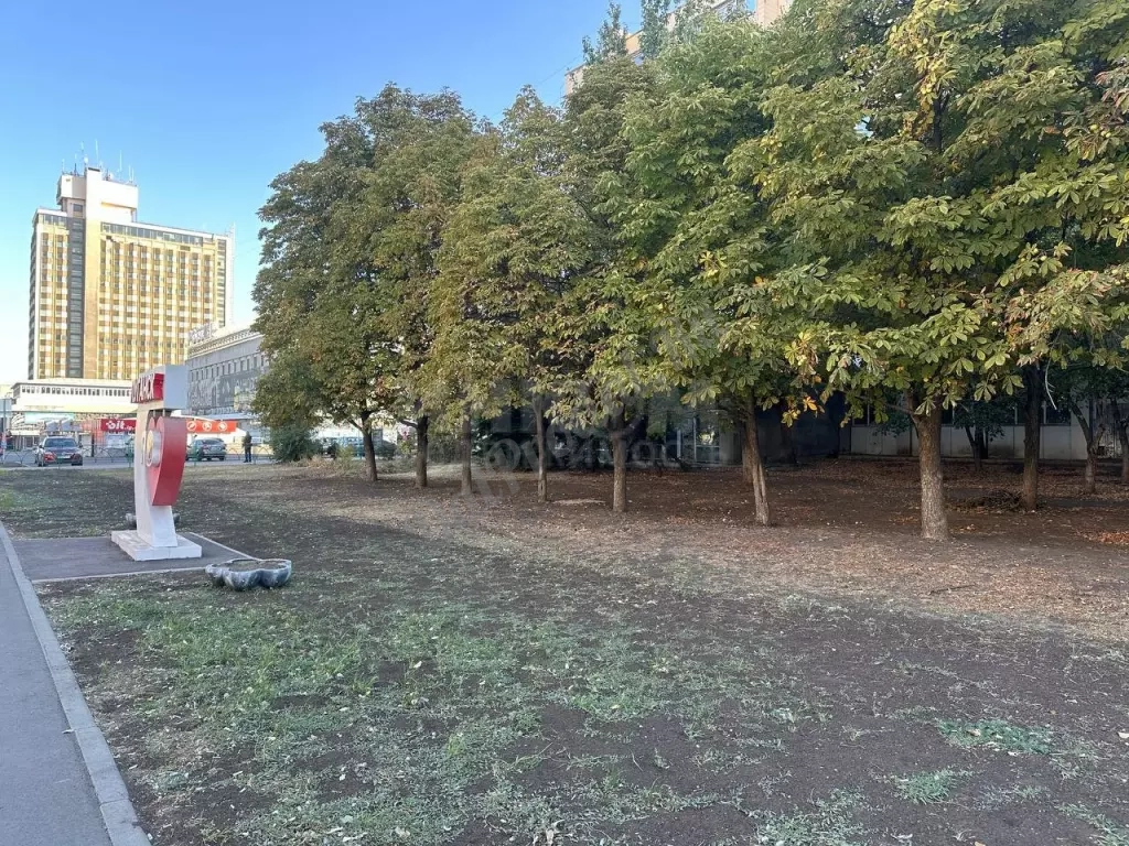 продам помещение в центре, первая линия 235м2