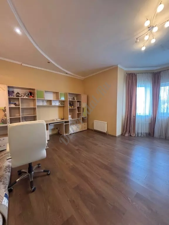 Продам дом на Видном 217м2