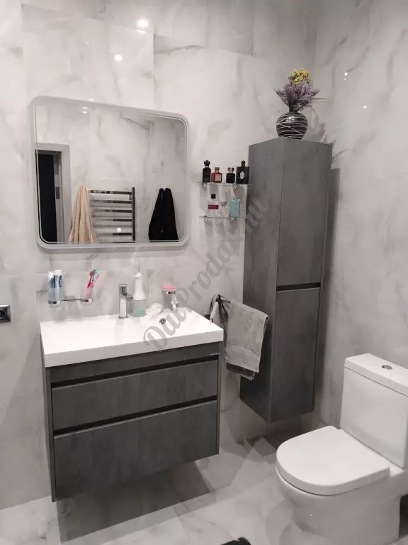 Продам 2к квартиру в центре , евроремонт