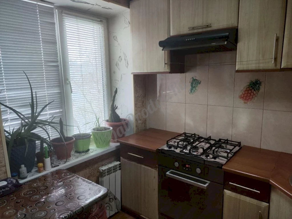 Продам 1-комн квартиру в городе Луганск улица Ватутина