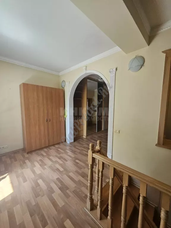 Продам дом 260 м2 в городе Луганск Ленинский район
