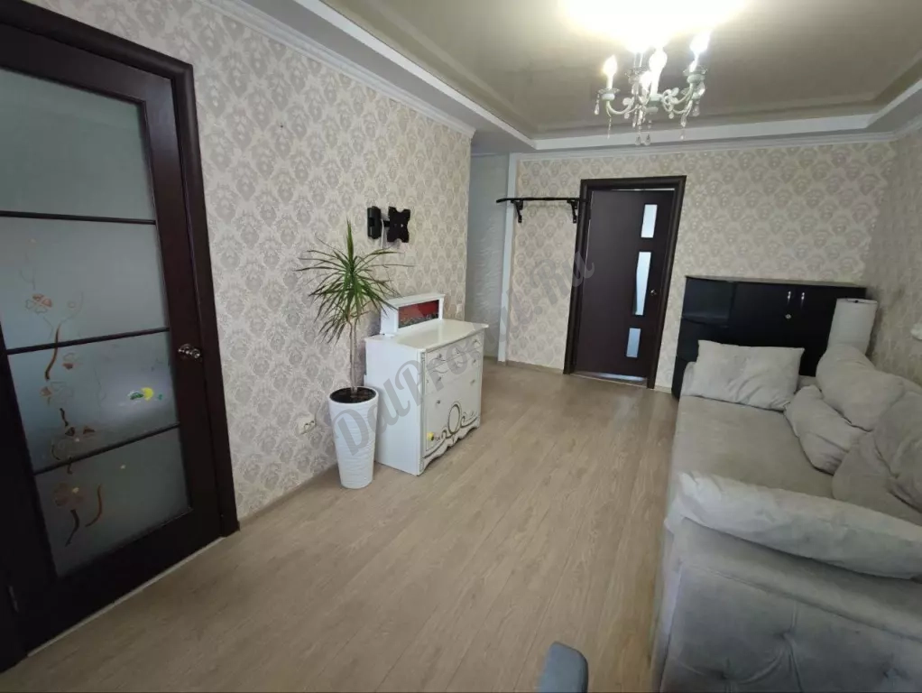 Продам 2-х комн квартиру в городе Луганск квартал Комарова