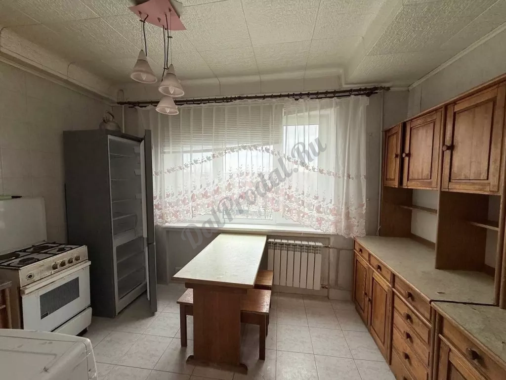 Продам 2к квартиру на кв.Комарова ,6/9эт