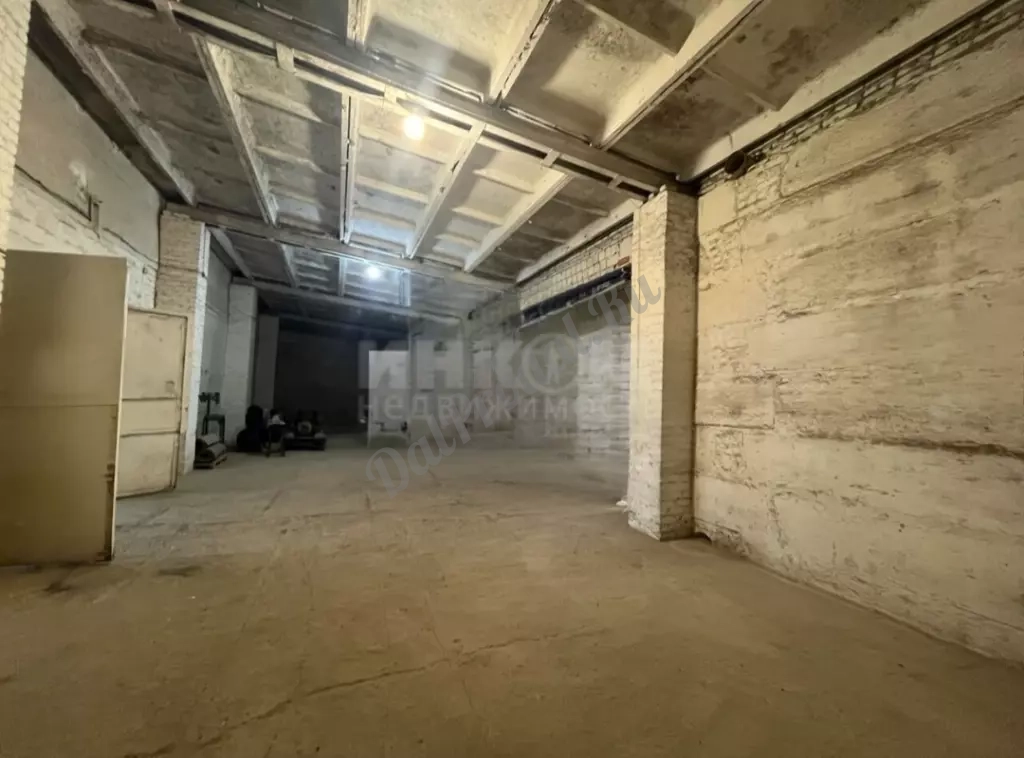 Продам производственную базу рн ул.Лутугинская 3103м2