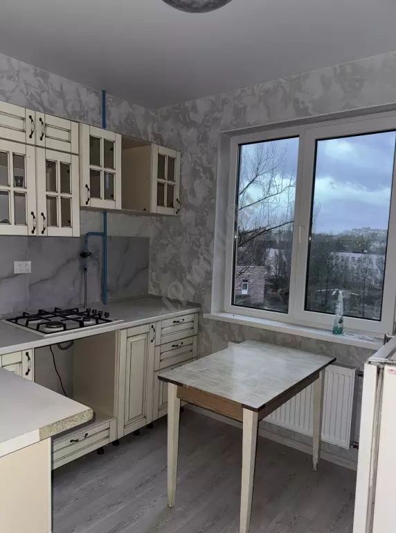 Продам 1к квартиру на кв.Дзержинского 6/9эт ремонт