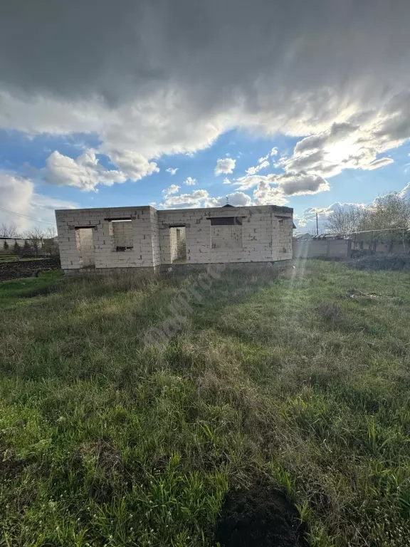 Продам приват участок с коробкой на Вольном