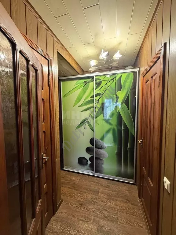 Продам 2к квартиру на кв.Комарова ,6/9эт