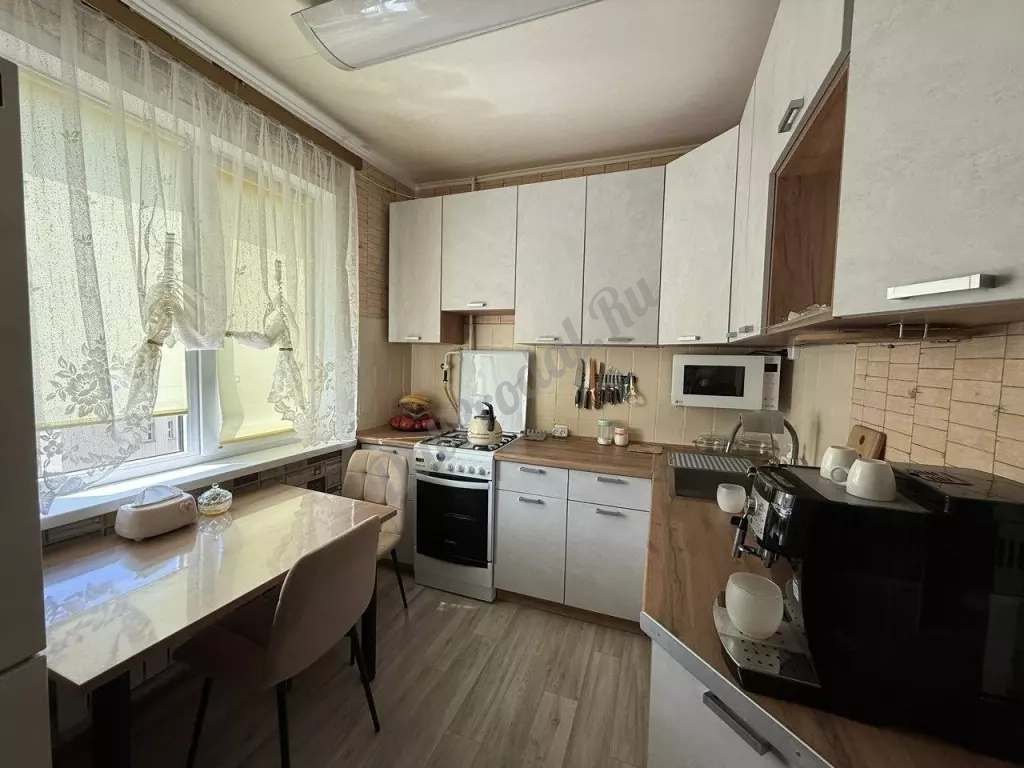 Продам 2-х комн квартиру в Центре города Луганск улица Московская