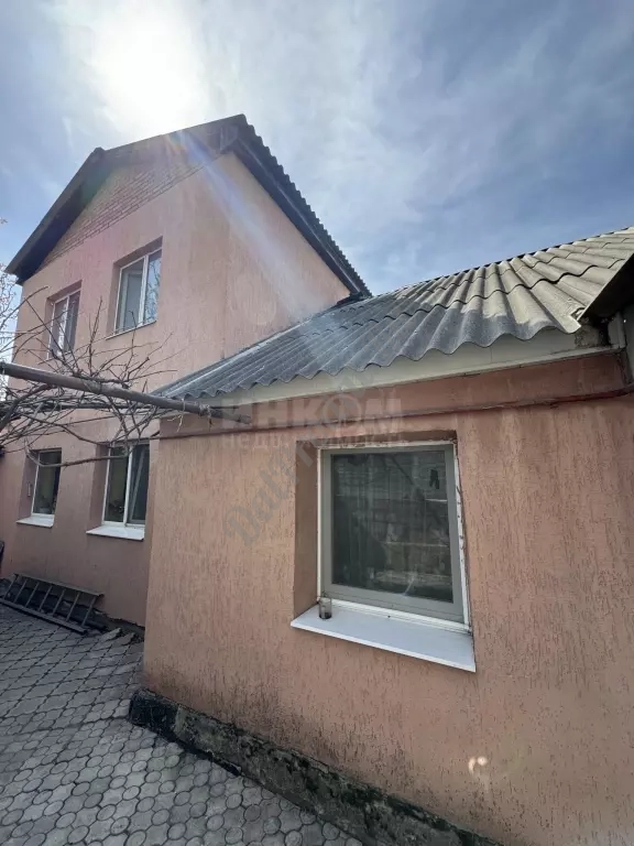 Продам 2-х этажный дом в городе Луганск