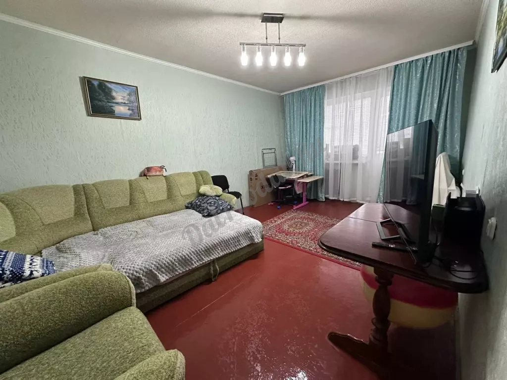 Продам 2-х комн квартиру в городе Луганск квартал Ленинского Комсомола