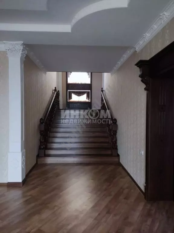 Продам шикарнеый дом рн МРЭО 550м2