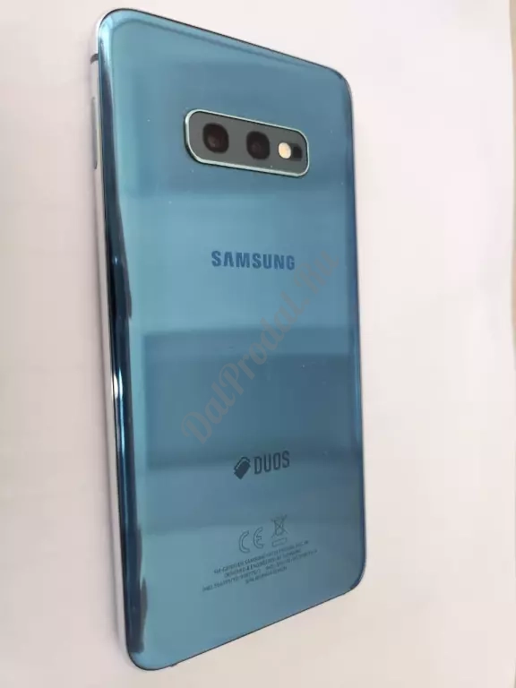 Смартфон Samsung Galaxy S10e