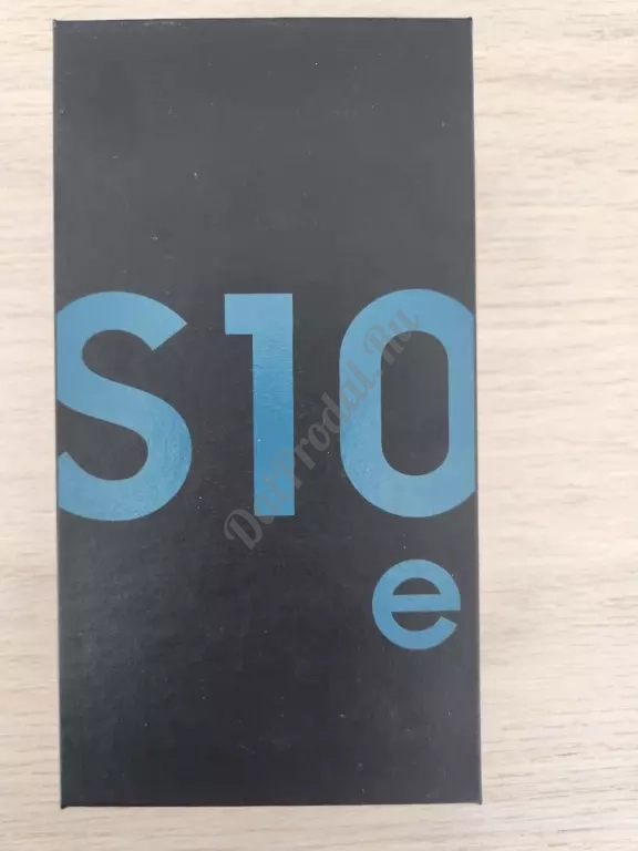 Смартфон Samsung Galaxy S10e