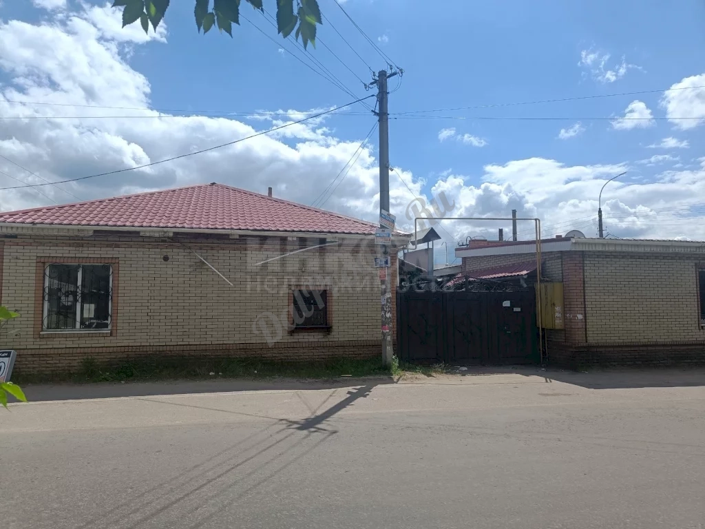 Продам нежилое помещение 675 м2 в городе Луганск улица 26 Бакинских Коммисаров