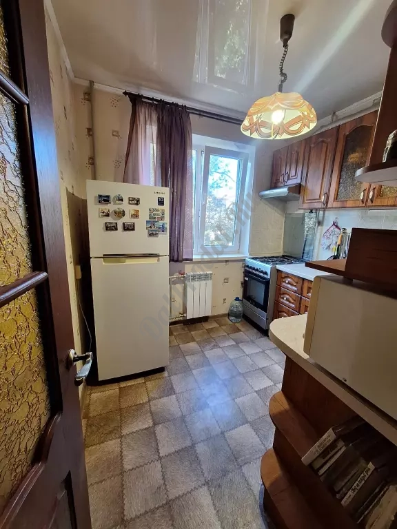 Продам 3-х комн квартиру в городе Луганск квартал Молодежный