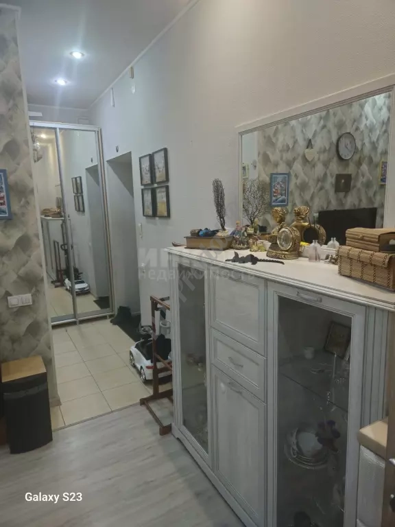 Продам 2-х комн квартиру в городе Луганск Красная Площадь