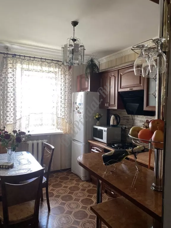 Продам 3-х комн квартиру в городе Луганск квартал Южный