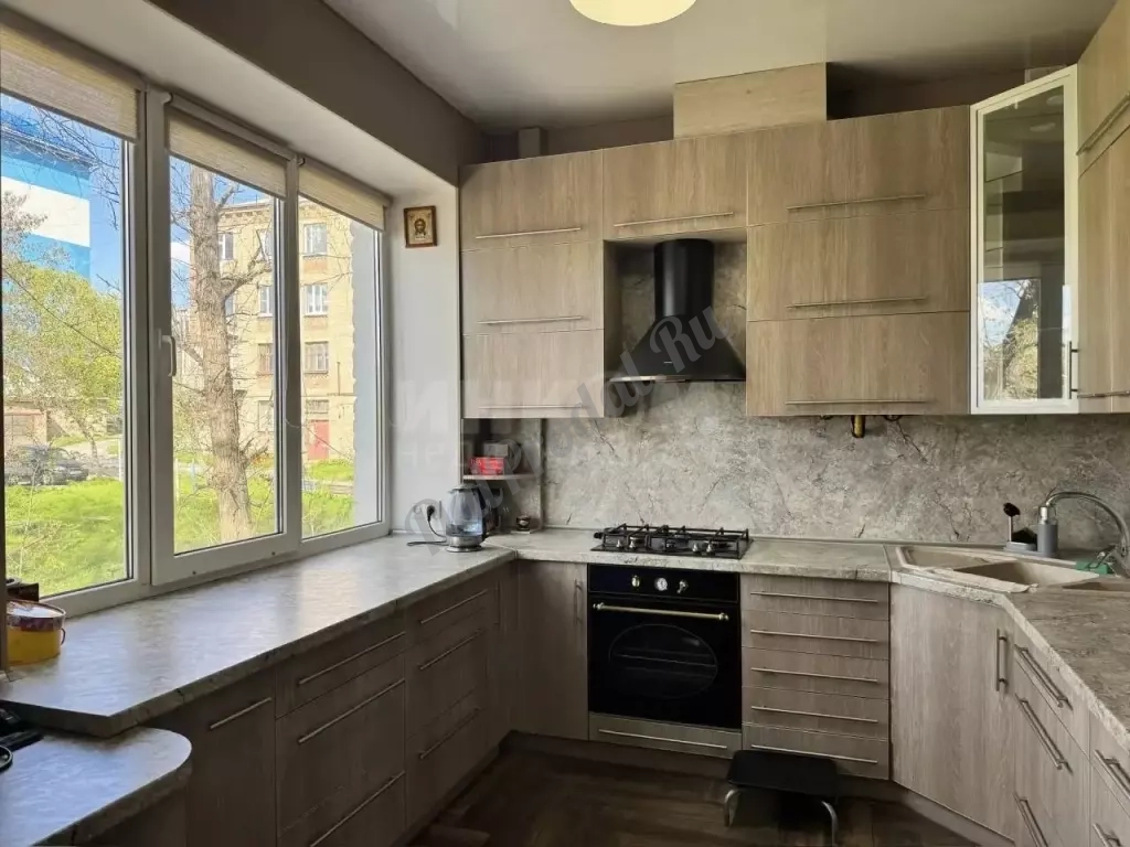 Продам 3к квартиру в центре 2/5эт