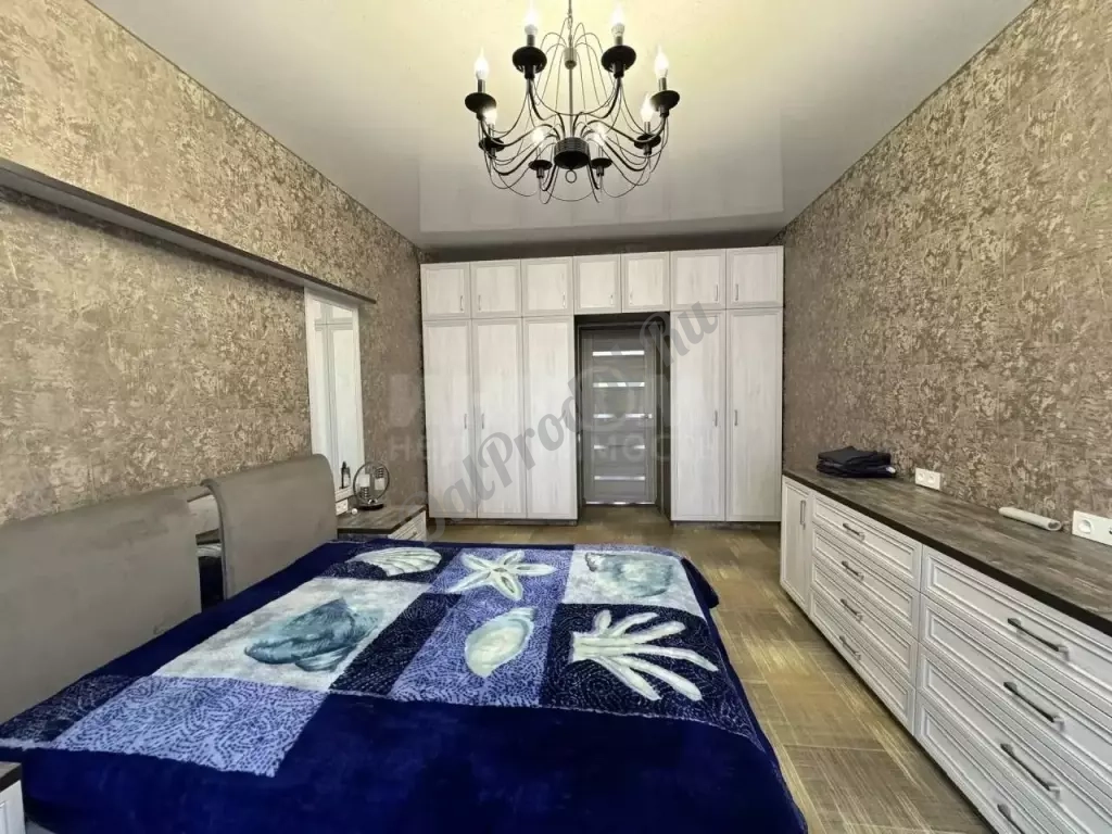 Продам 3к квартиру в центре 2/5эт