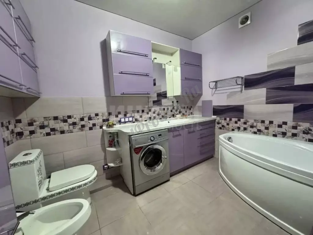 Продам 3к квартиру в центре 2/5эт