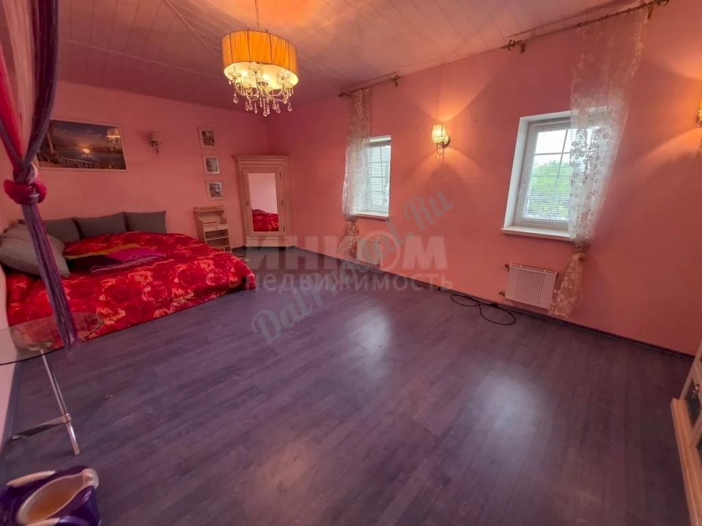 Продам дом 776 м2 в городе Луганск район бара Чёрный кот