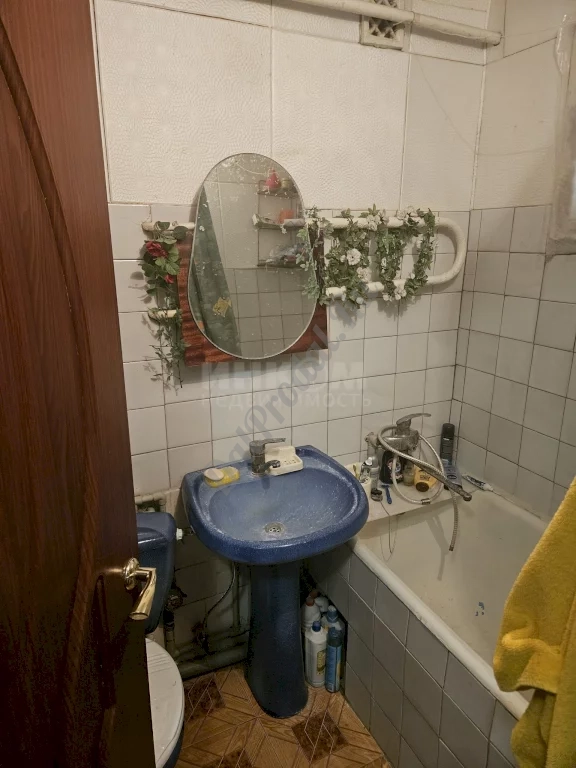 Продам 2-х комн квартиру в городе Луганск квартал Героев Брестской Крепости