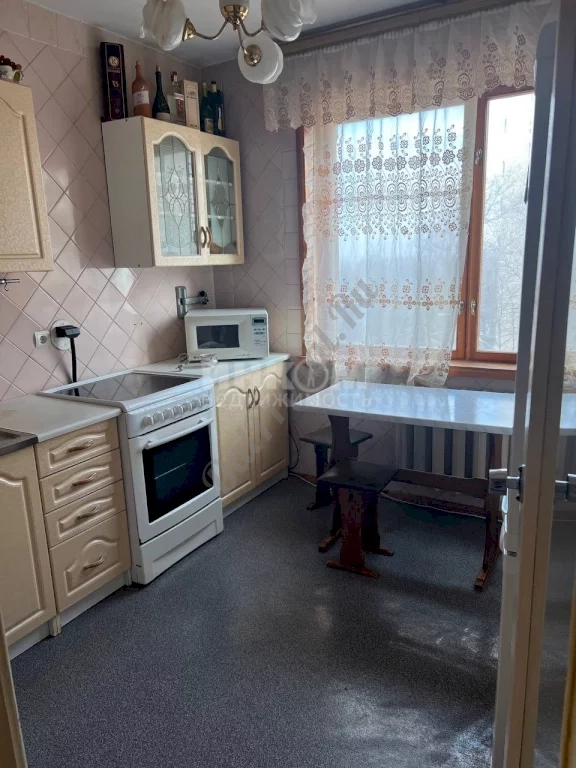 Продам 2-х комнатную квартиру с авт отоп в городе Луганск квартал Дзержинского