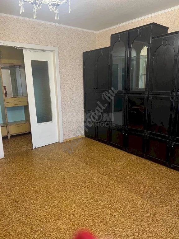 Продам 2-х комн квартиру в городе Луганск городок Пархоменко