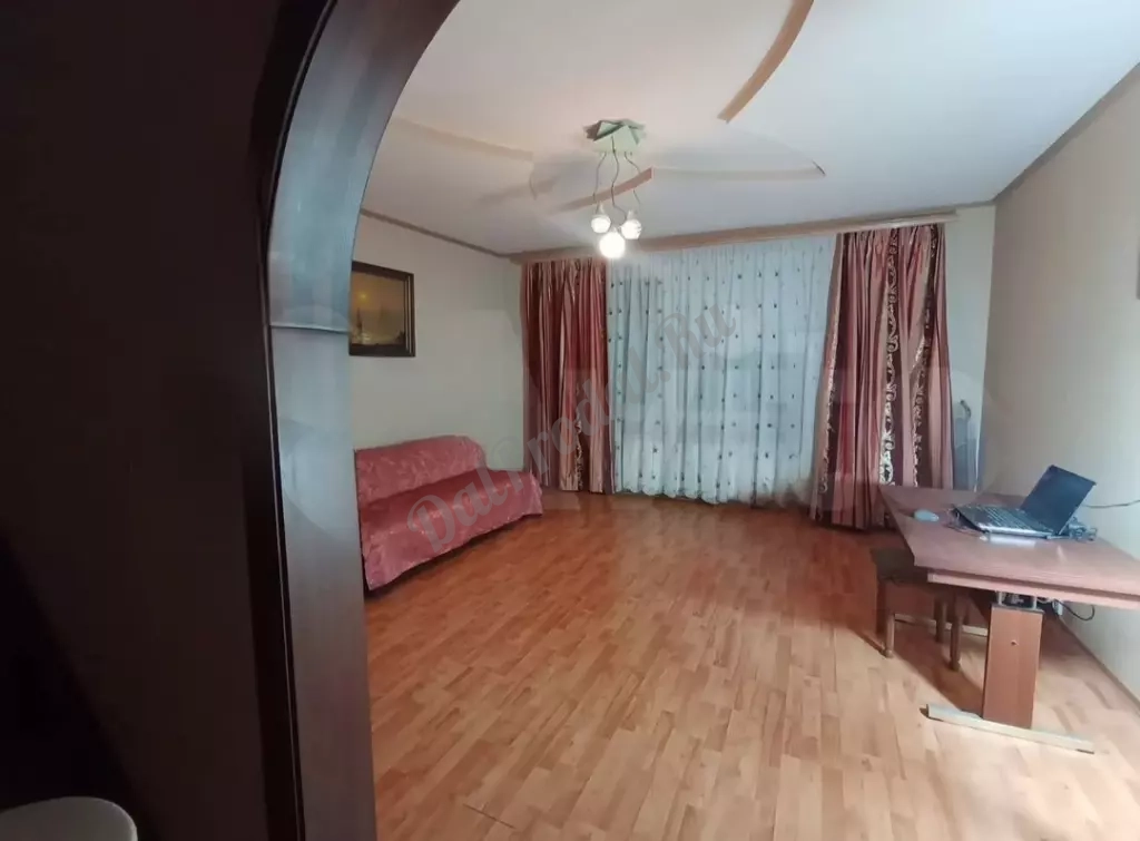 Продам 2-х этажный дом в городе Луганск район гостиницы "Турист"