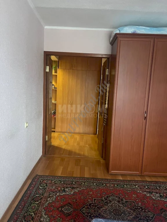 Продам 2-х комн квартиру в Центре города Луганск улица Героя России Зозулина