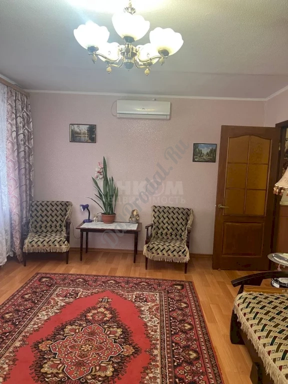 Продам 2-х комн квартиру в Центре города Луганск улица Героя России Зозулина