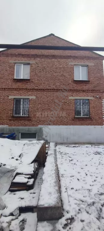 Продам 2-х этажный дом в городе Луганск район Ж/Д
