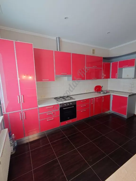 Продам 2к квартиру на медгородке ,а/о, ремонт 80м2