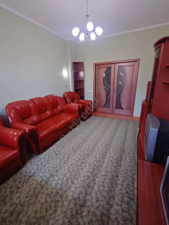 Продам 2к квартиру на медгородке ,а/о, ремонт 80м2