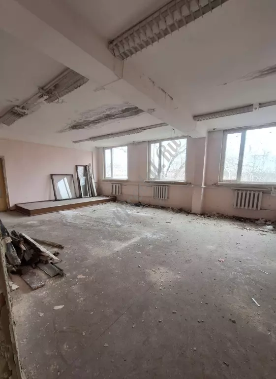 Продам производственную базу 3764м2, в Луганске