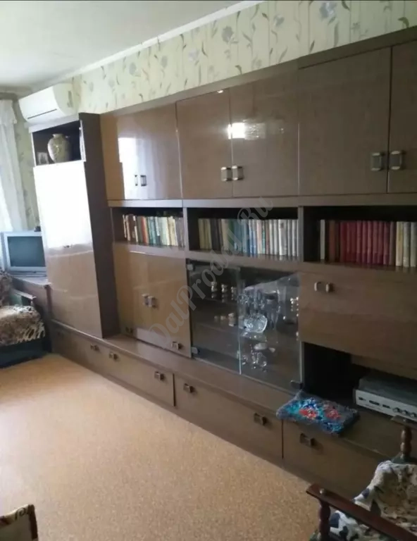 Продам 4-х комн квартиру в городе Луганск 1-й Микрорайон
