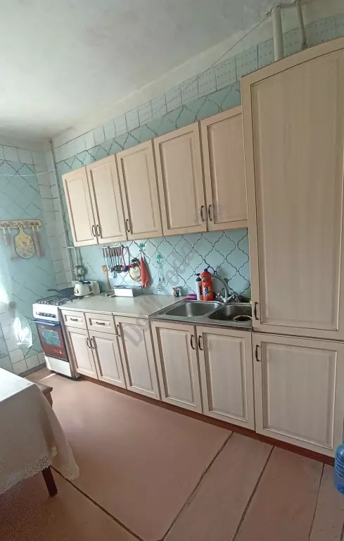 Продам 4-х комн квартиру в городе Луганск 1-й Микрорайон