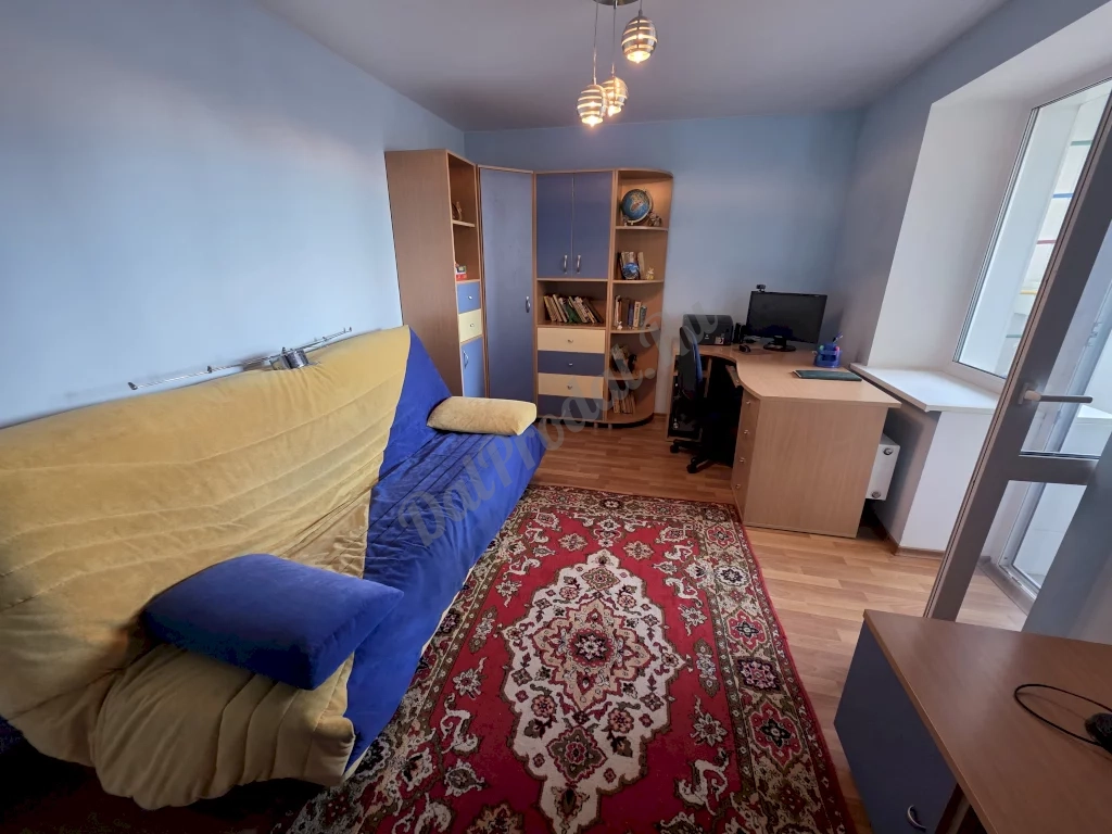 Продажа квартиры, 4 комнаты, 103 м², агент