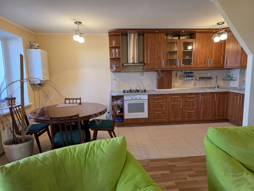 Продажа квартиры, 4 комнаты, 103 м², агент