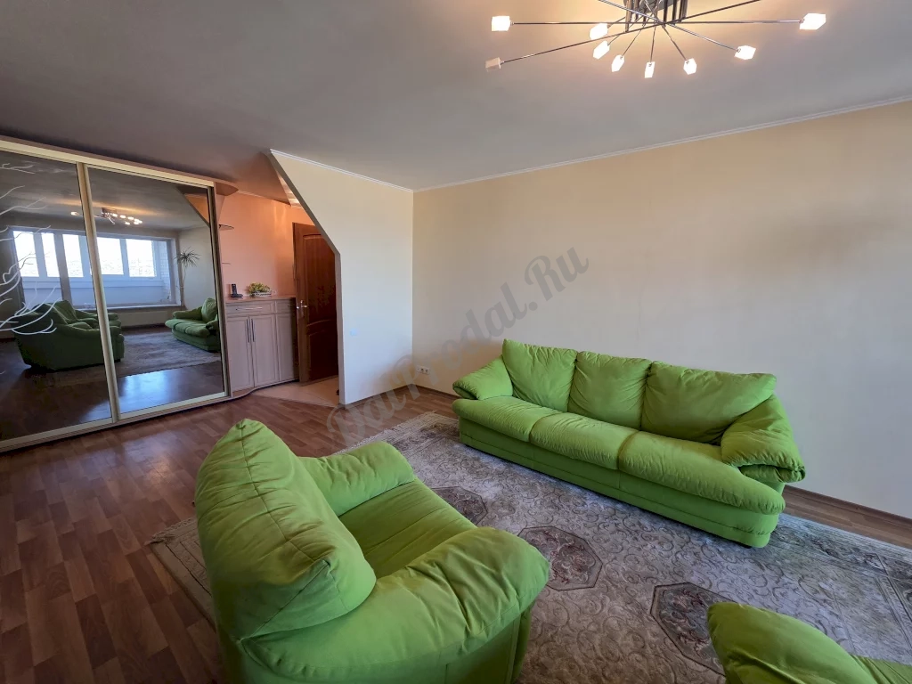 Продажа квартиры, 4 комнаты, 103 м², агент
