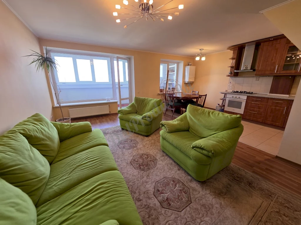 Продажа квартиры, 4 комнаты, 103 м², агент