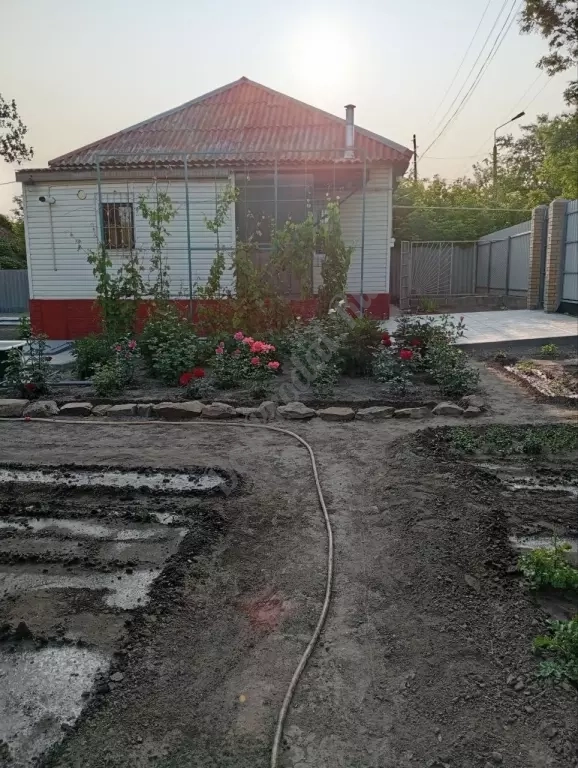 Продам дом в городе Луганск поселок Тепличное